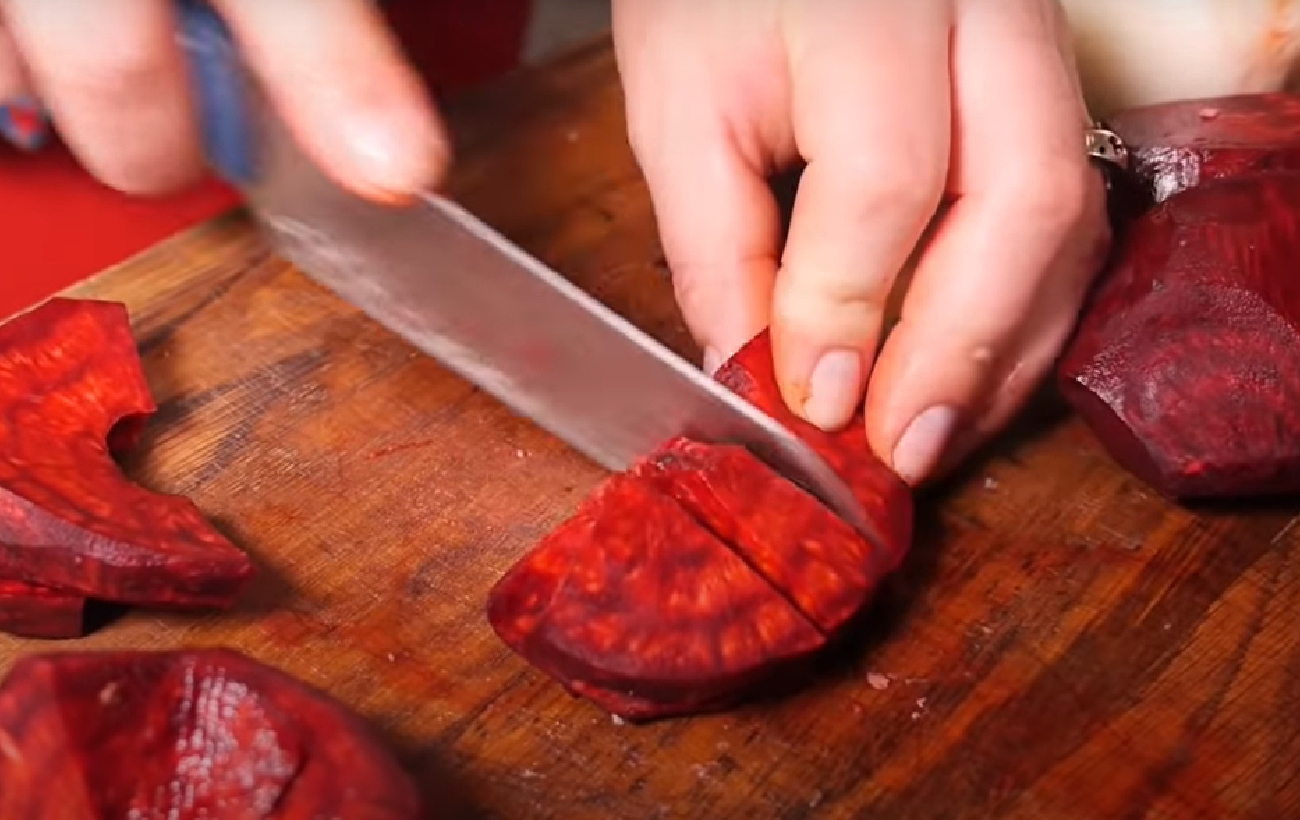 Шпундра з буряками: старовинний рецепт ситної м'ясної страви від Олени Щербань